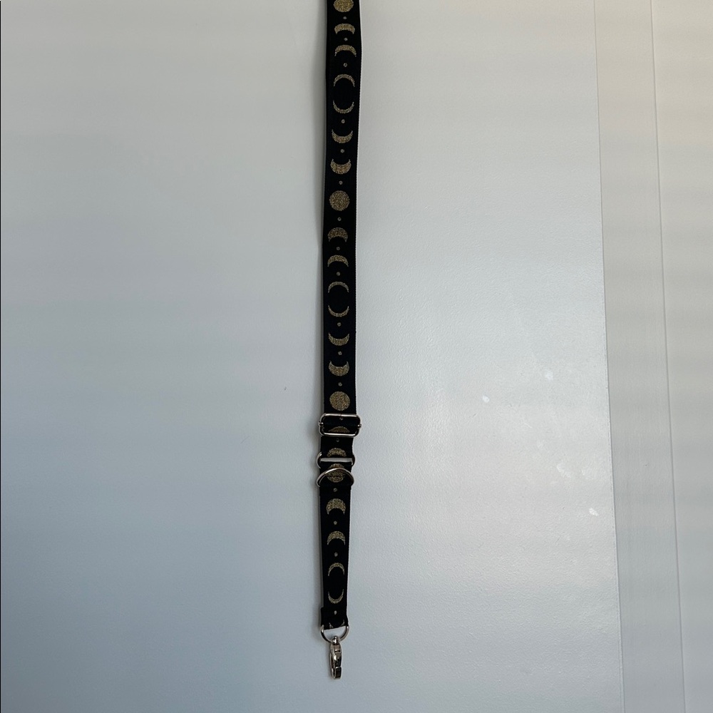 Baggallini Slim Strap Moon theme Black/Gold NWT